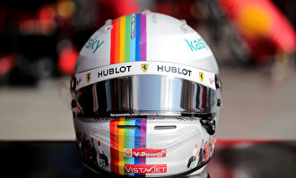 El casco reivindicativo de Vettel en Turquía con la bandera arcoíris. | Twitter: @F1