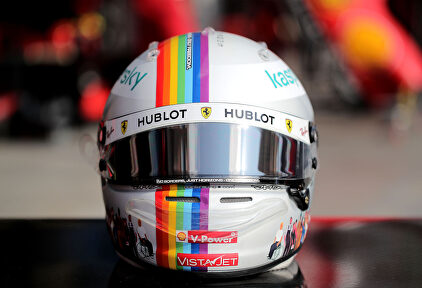 El casco reivindicativo de Vettel en Turquía con la bandera arcoíris. | Twitter: @F1