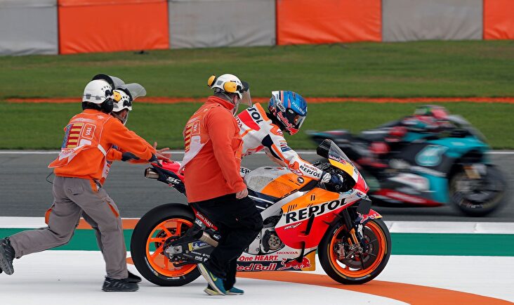 Alex Márquez, con su Honda en el circuito Ricardo Tormo de Cheste. | EFE