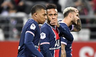 Kylian Mbappé (i) y Neymar, en un partido con el París Saint-Germain. | Cordon Press