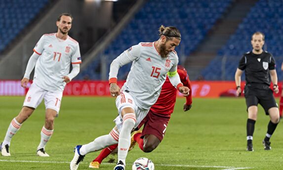 Sergio Ramos, durante el partido de la Liga de Naciones contra Suiza en Basilea. | EFE