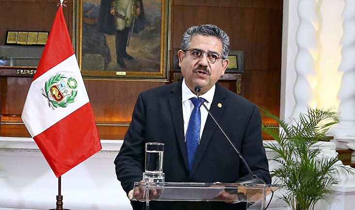 Dimite el presidente de Perú tras varios días de protestas que dejaron dos muertos