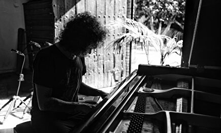 Bunbury, durante una de las sesiones de grabación de 'Curso de levitación intensivo'. | Jose Girl