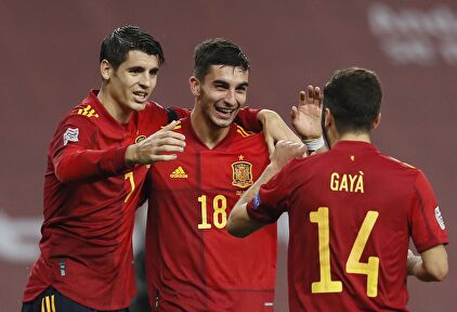 Ferran Torres (c) celebra con Morata (i) y Gayá uno de sus tres goles a la selección alemana. | EFE