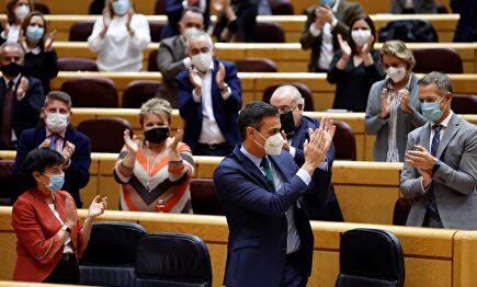 Sánchez dice que "no nos van derribar con fake news" y augura a la derecha una "derrota estrepitosa como en EEUU"