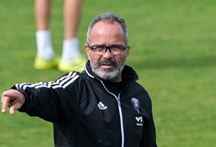 Álvaro Cervera, entrenador del Cádiz. | EFE/Archivo