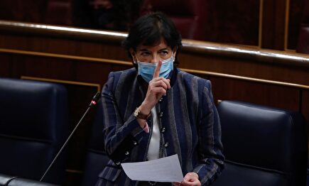 Vox llama "buitre carroñero" a Celaá y el PP le recuerda "que llevó a sus hijas a un concertado católico"