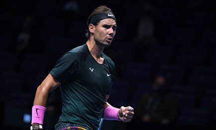 Rafa Nadal celebra su victoria ante Tsitsipas en las Finales ATP de Londres. | EFE