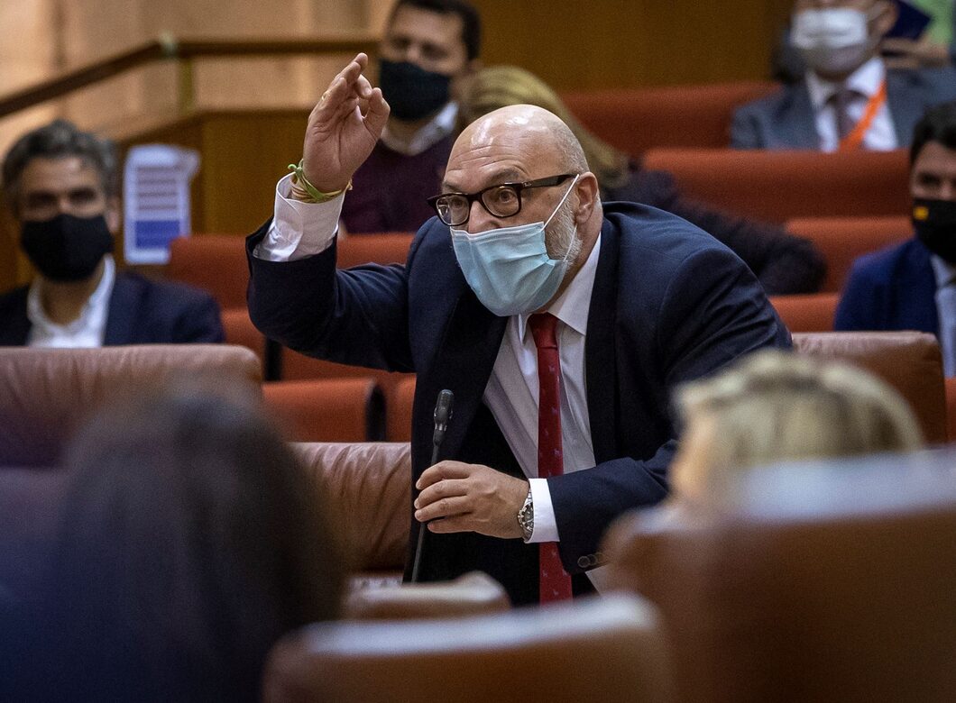 El PSOE pide reprobar a Vox por enfadarse cuando Susana Díaz le llamó "franquista"