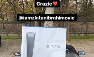 La 'Play Station 5' regaladad por Ibrahimovic. | Instagram Samu Castillejo