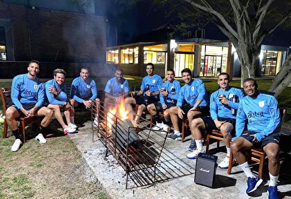Brote de contagios en la selección uruguaya de fútbol tras un 'asado'. | Twitter: @LTorreira34