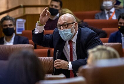 El PSOE pide reprobar a Vox por enfadarse cuando Susana Díaz le llamó "franquista"