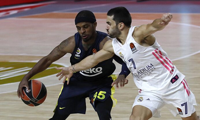 Facu Campazzo, en acción durante el Real Madrid-Fenerbahce. | EFE