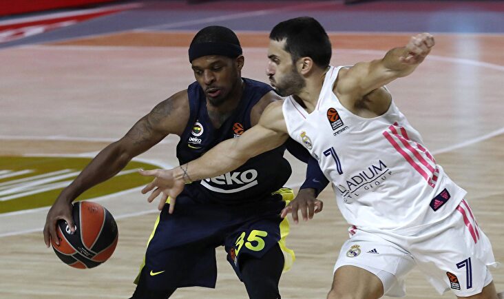 Facu Campazzo, en acción durante el Real Madrid-Fenerbahce. | EFE