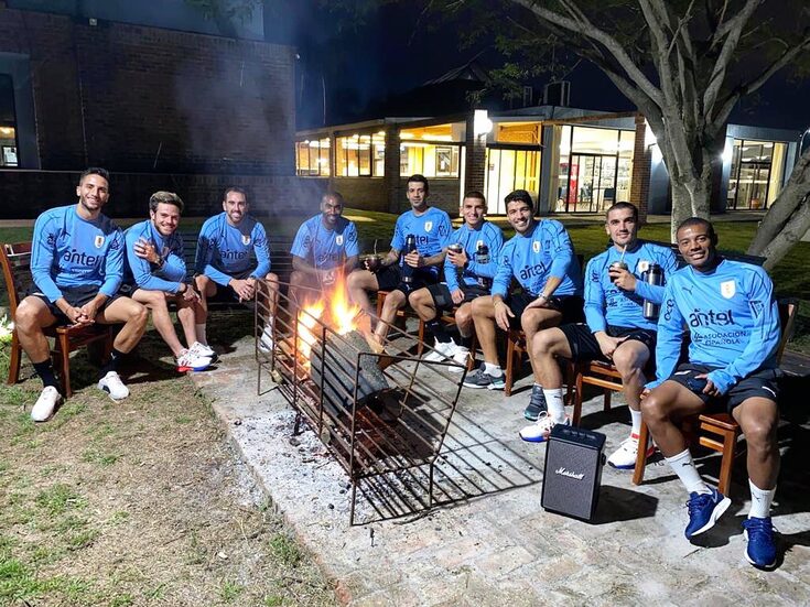 Brote de contagios en la selección uruguaya de fútbol tras un 'asado'. | Twitter: @LTorreira34