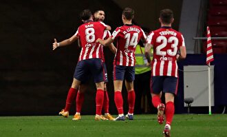 Carrasco celebra el único tanto del partido.  | EFE