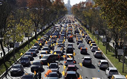 Tertulia de Federico: Masiva manifestación contra la ley Celaá cuyo éxito la prensa atribuye al PP