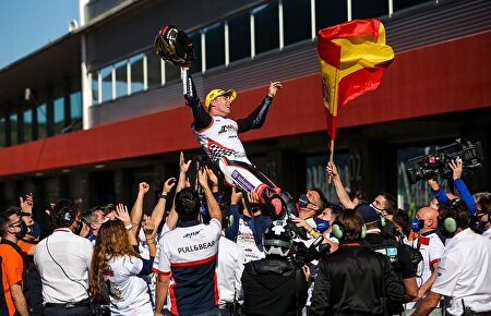 Albert Arenas celebra el título | EFE