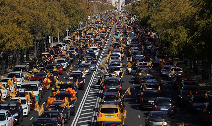 Multitudnaria manifestación contra la ley Celaá | EFE