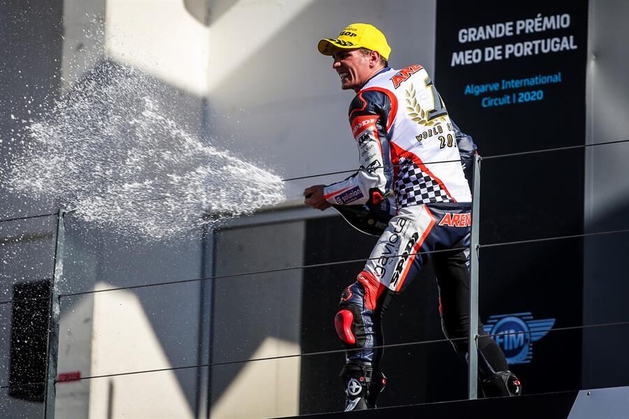El campeón Arenas y la profecía de Libertad Digital - ¡Arráncalo, por Dios! Los expertos en motociclismo ya avisaron a Libertad Digital que Albert Arenas tenía maneras de campeón. 