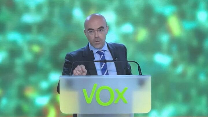 Vox pide el "bloqueo naval" de Canarias "ante una auténtica invasión inmigratoria organizada"