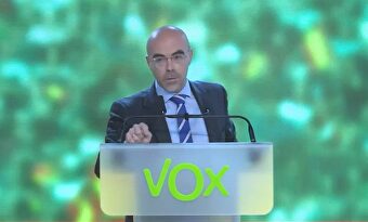 Vox pide el "bloqueo naval" de Canarias "ante una auténtica invasión inmigratoria organizada"