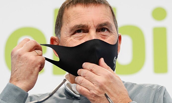 Otegi defiende su pacto con Sánchez e Iglesias : "Había que parar a la derechona y abrir una ventana a la oportunidad"