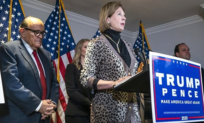 La abogada Sidney Powell y el letrado de Rudy Giuliani | Twitter Campaña republicana