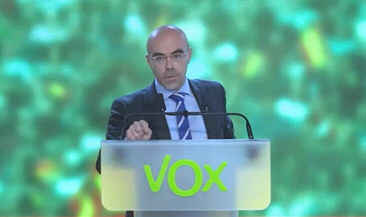 Vox pide el "bloqueo naval" de Canarias "ante una auténtica invasión inmigratoria organizada"