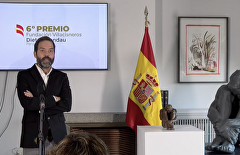 Dieter Brandau recibe el VI Premio Fundación Villacisneros