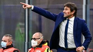 Antonio Conte calienta la previa del partido ante el Madrid | EFE