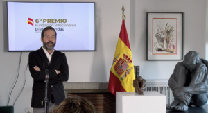Dieter Brandau recibe el premio de la Fundación Villacisneros por su compromiso diario con la verdad