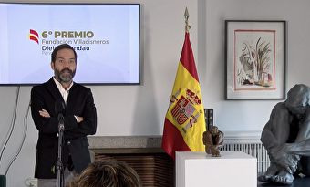 Dieter Brandau recibe el premio de la Fundación Villacisneros por su compromiso diario con la verdad