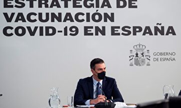 Pedro Sánchez anunciando el viernes su plan de vacunación | EFE