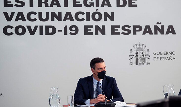 Pedro Sánchez anunciando el viernes su plan de vacunación | EFE