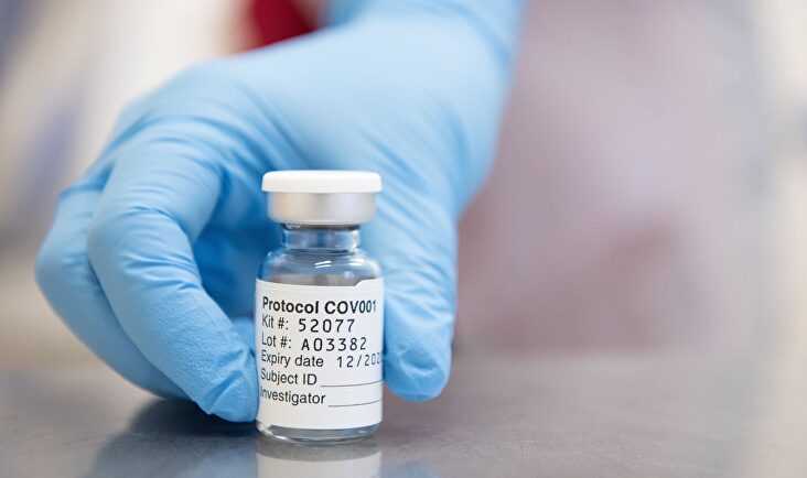 La vacuna desarrollada por AstraZeneca y la Universidad de Oxford | EFE