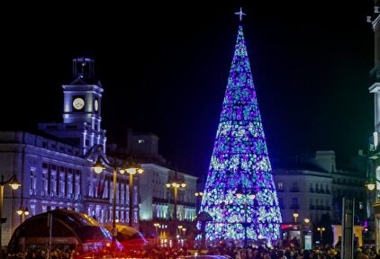 Madrid plantea reuniones de 10 personas y toque de queda a la 1:30 en Navidad