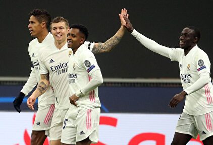 Rodrygo (3i) celebra con Varane, Kroos y Mendy su gol al Inter de Milán. | EFE