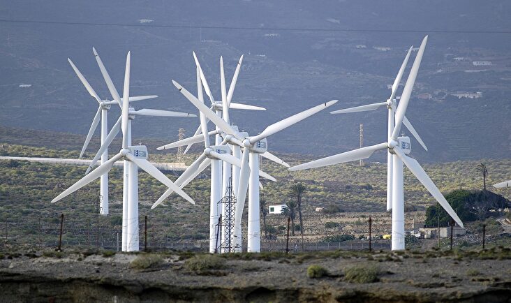 Endesa invertirá 10.000 millones en aumentar el parque renovable. | Alamy