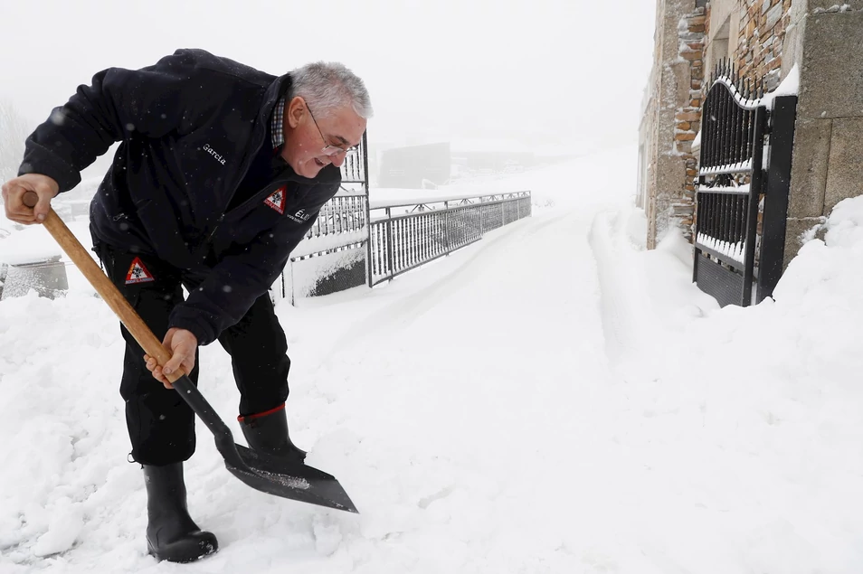 Nieve, frío y viento: así será el tiempo en cada rincón de España esta Nochevieja Temporal-bella-galicia-nieve-efe-dic2020.jpg