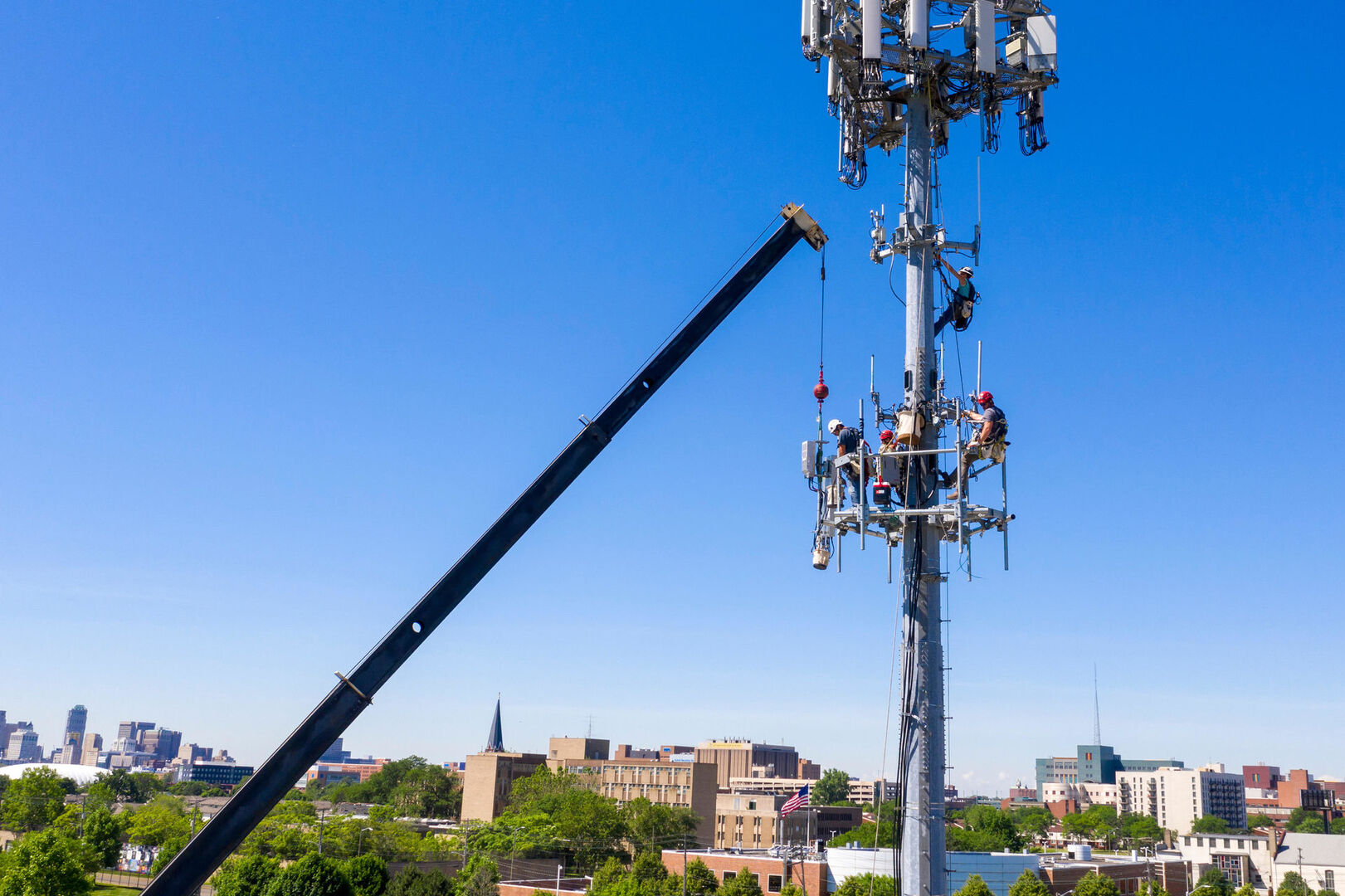 Cellnex adquiere las 3.150 torres de telecomunicaciones de T-Mobile en