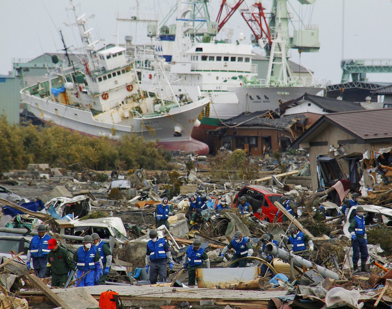 Морские землетрясения. ЦУНАМИ В Японии в 2011. Япония 2011 землетрясение и ЦУНАМИ. ЦУНАМИ Фукусима 2011.