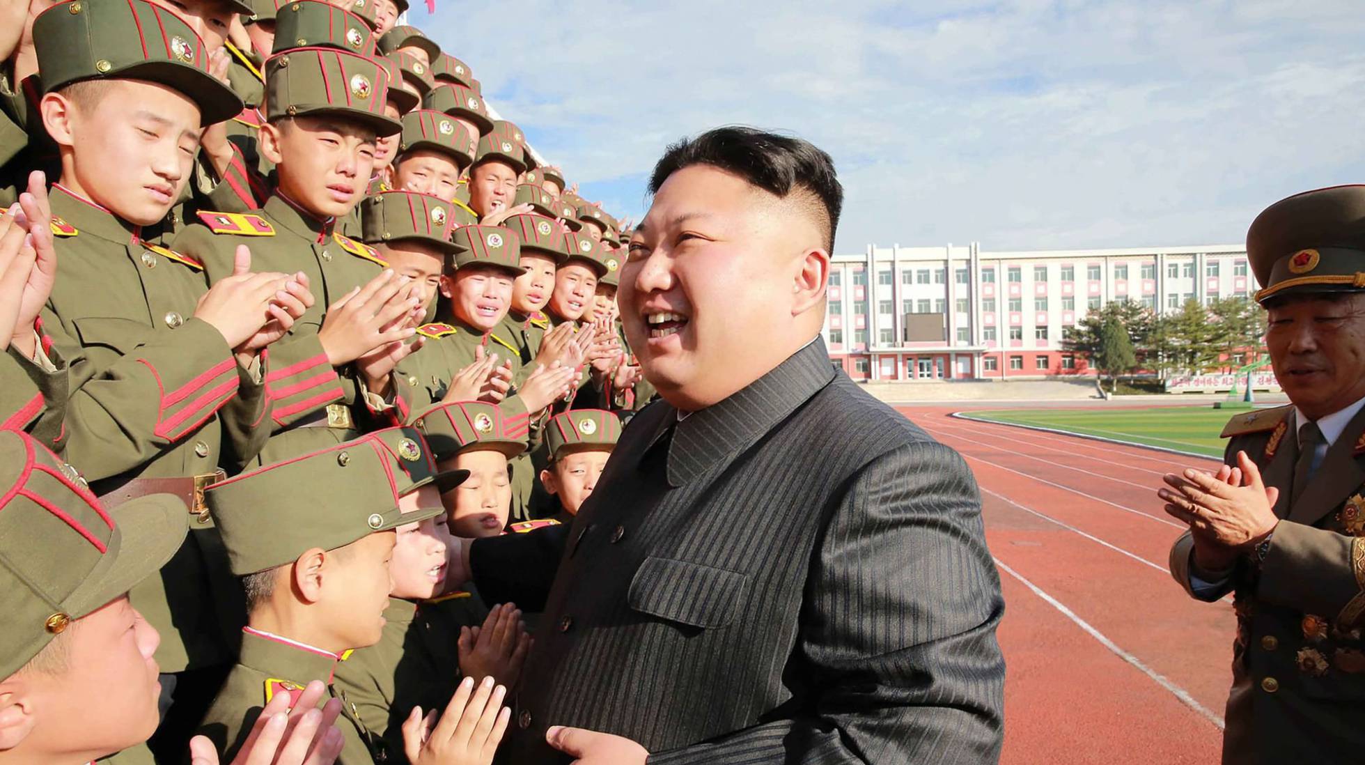 La paranoia de Kim Jongun prohíbe los vaqueros y los cortes de pelo  occidentales por ser venenos peligrosos  Libre Mercado