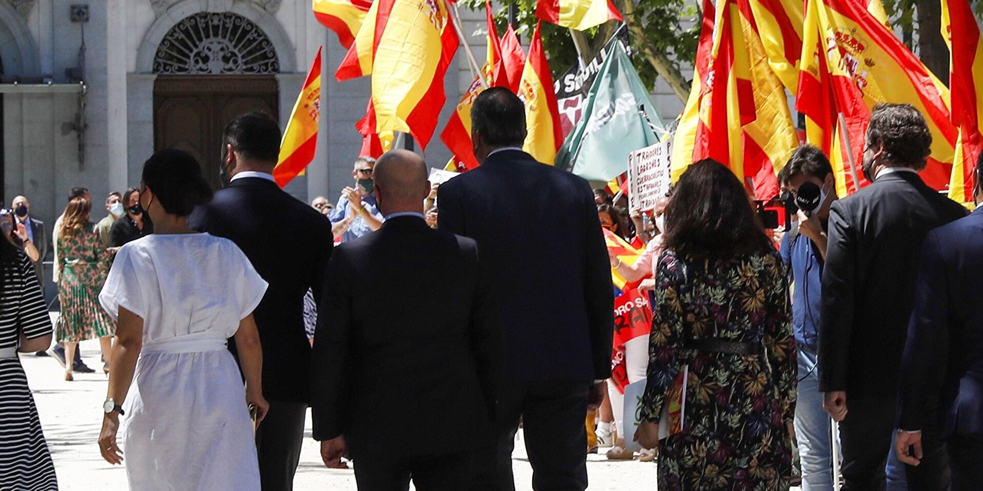 Abascal recurre los indultos en el Supremo: "Sánchez ha dado una puñalada por la espalda a los españoles y al Rey" - Vimarsana News