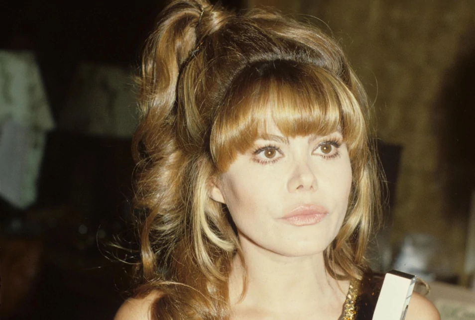 Charo Baeza, la murciana que triunfó en Las Vegas, una viuda alegre de 80 años Charo-baeza-portada.jpg