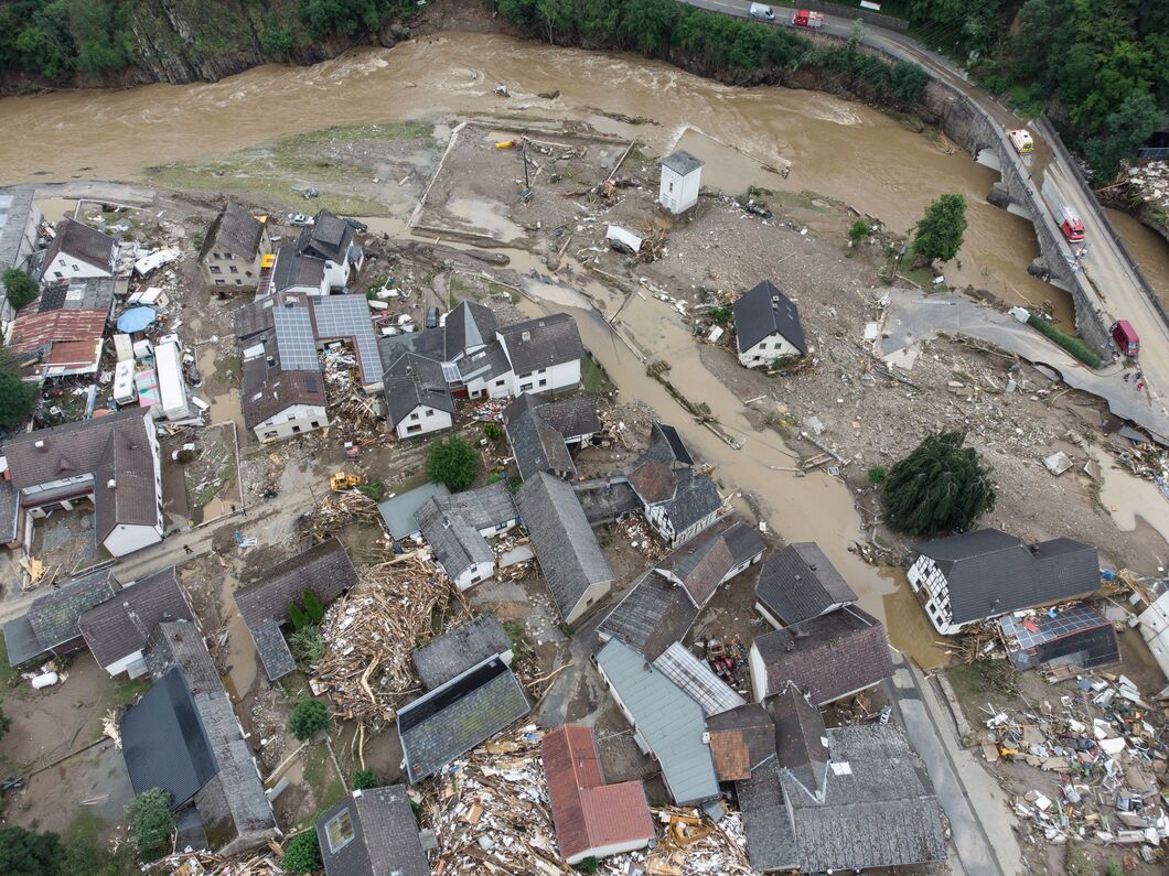 Fuertes inundaciones arrasan con el pueblo alemán de ...