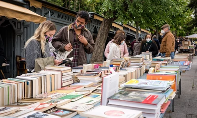 Las calles de Madrid se reencuentran con los libros Libros-moyano-madrid.jpg