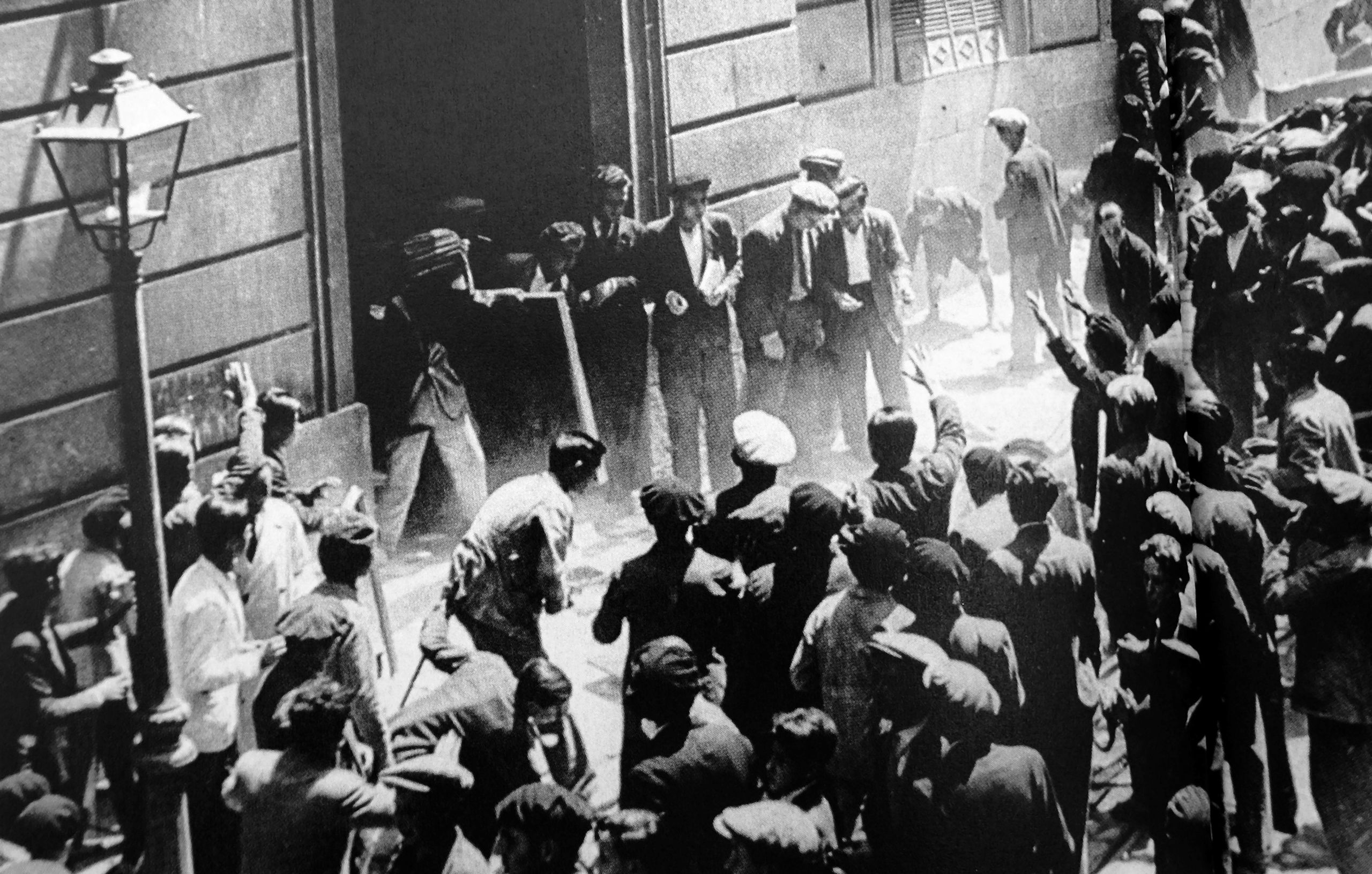 ataque-al-convento-de-isabel-la-catolica-1931.jpg