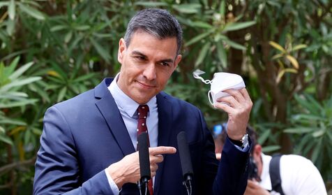 Sánchez boasts of Spain’s world leadership in vaccination … but he does it by lying