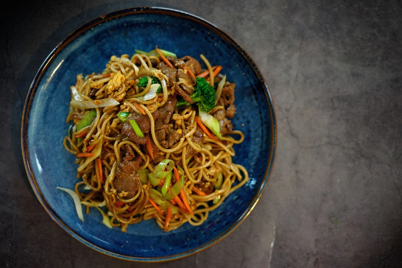 bowl de verduras y noodles Noodles-stockholm-sverige.jpg